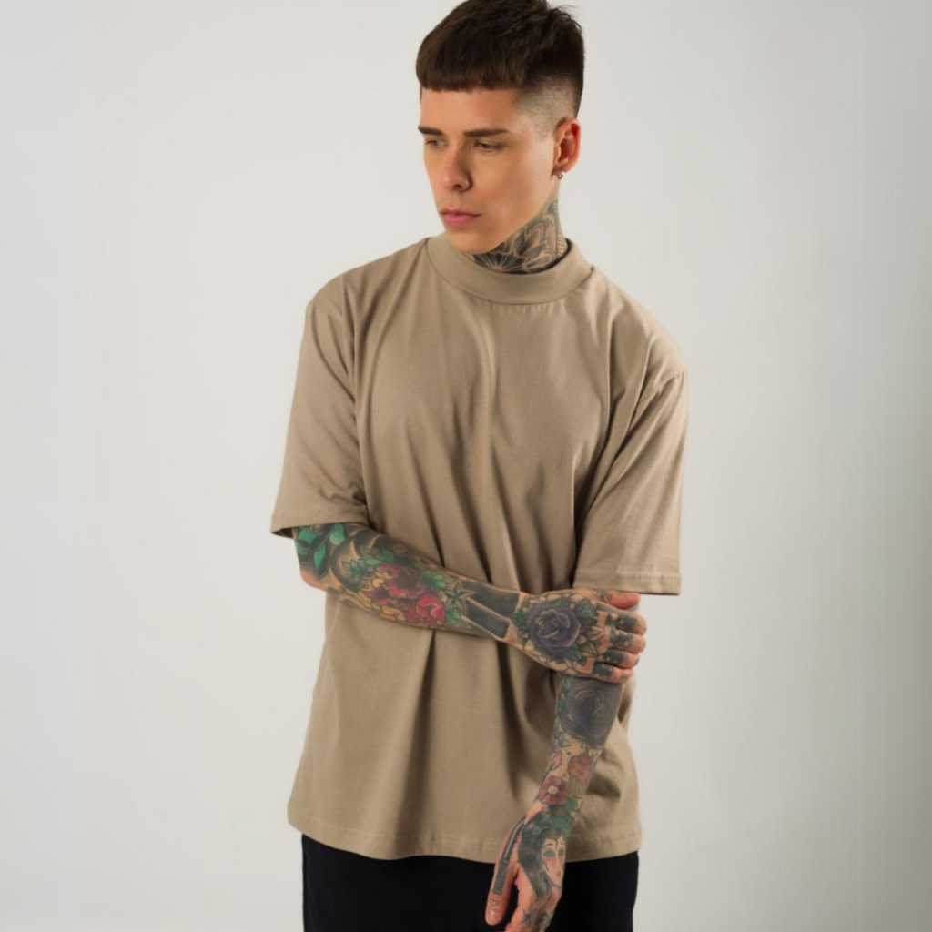 REMERA STREET CUELLO ALTO